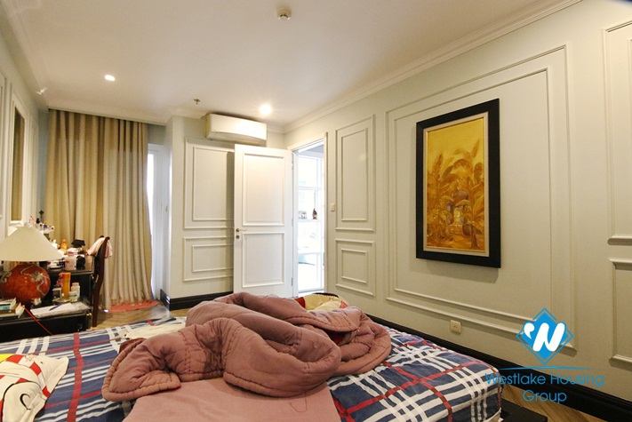 Modern apartment with 3 bedroom apartment for rent in Aqual Center Building 